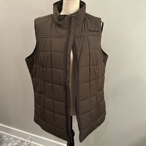 Women ariat vest, EUC.
